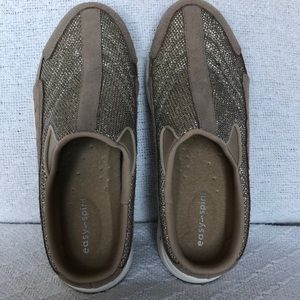 Easy Spirit slip on shoes. Size 6M Never worn.